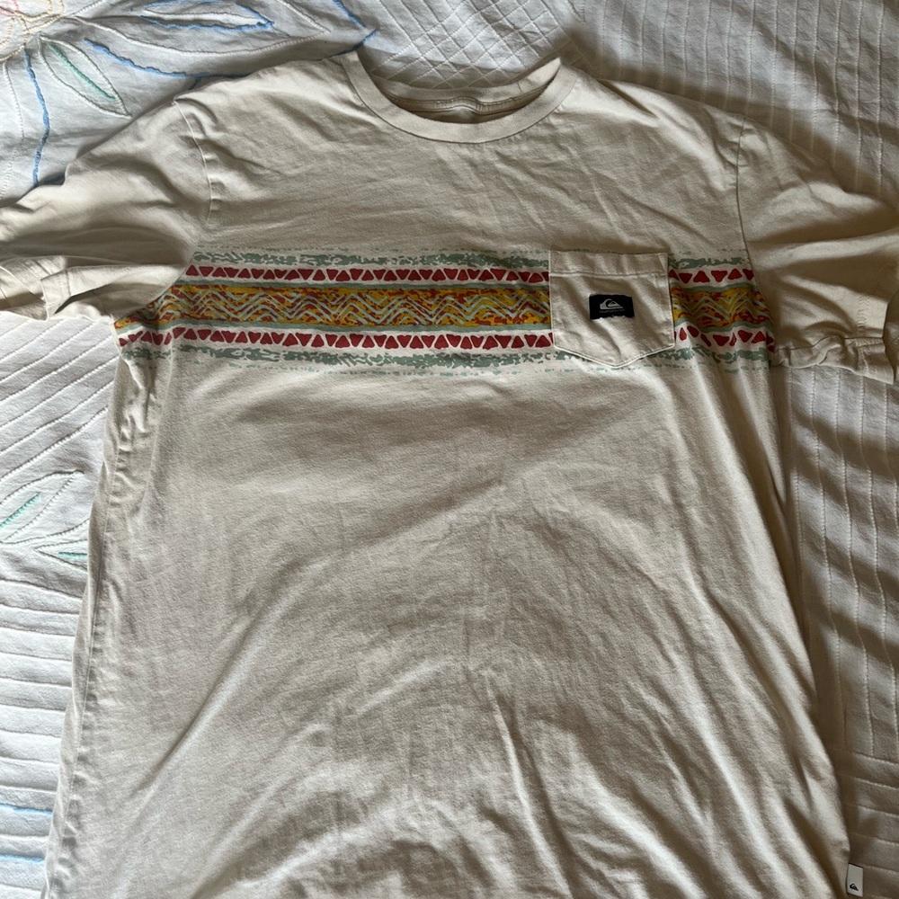 Quiksilver Cream and Red Patterned Men's Tee
